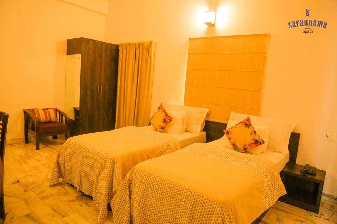 Bed and breakfast Safarnama Agra Extérieur photo